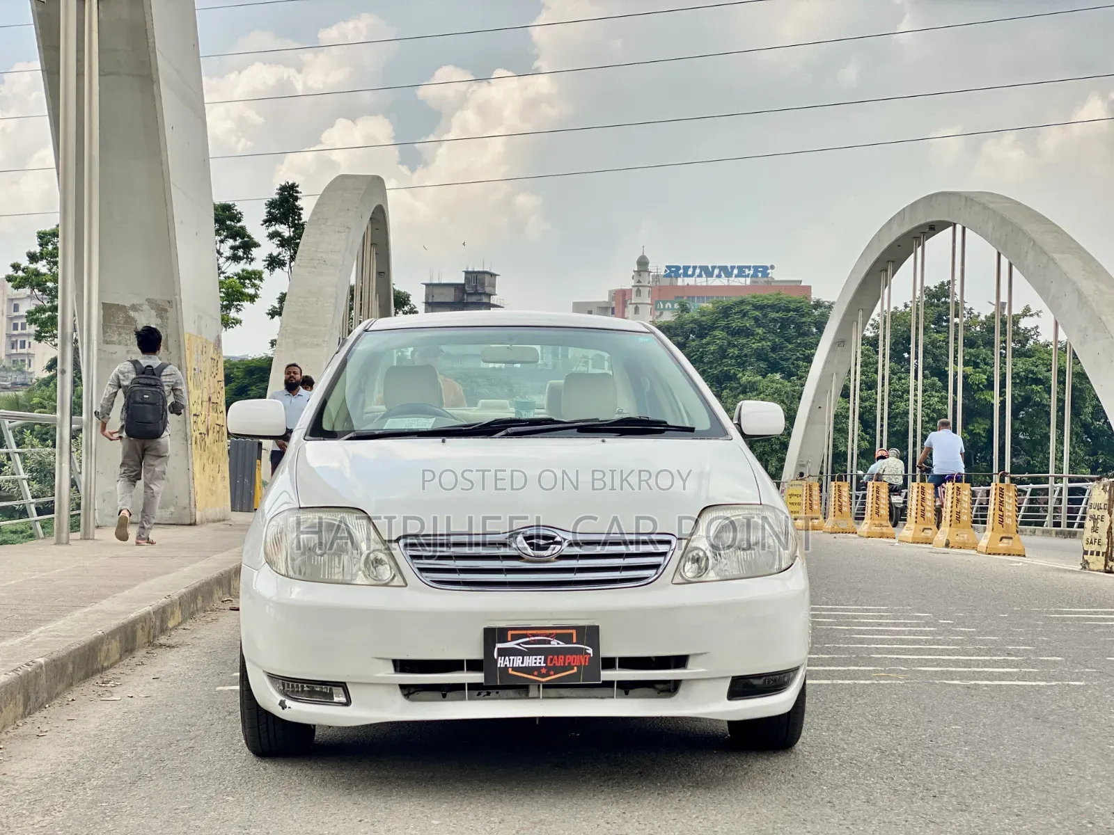 Toyota Corolla 2002 White