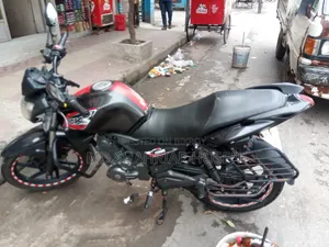 কিওয়ে আরকেএস ১০০ ২০১৭ ব্ল্যাক