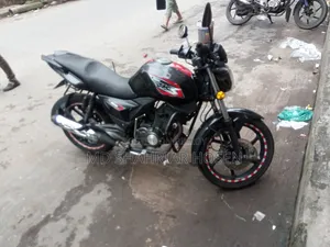কিওয়ে আরকেএস ১০০ ২০১৭ ব্ল্যাক