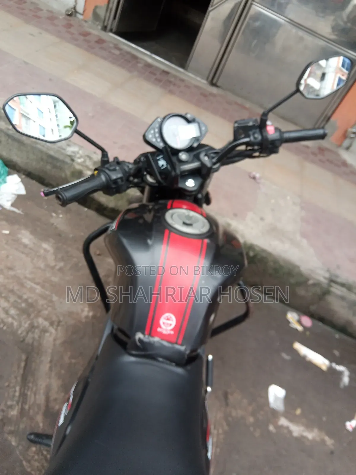 কিওয়ে আরকেএস ১০০ ২০১৭ ব্ল্যাক