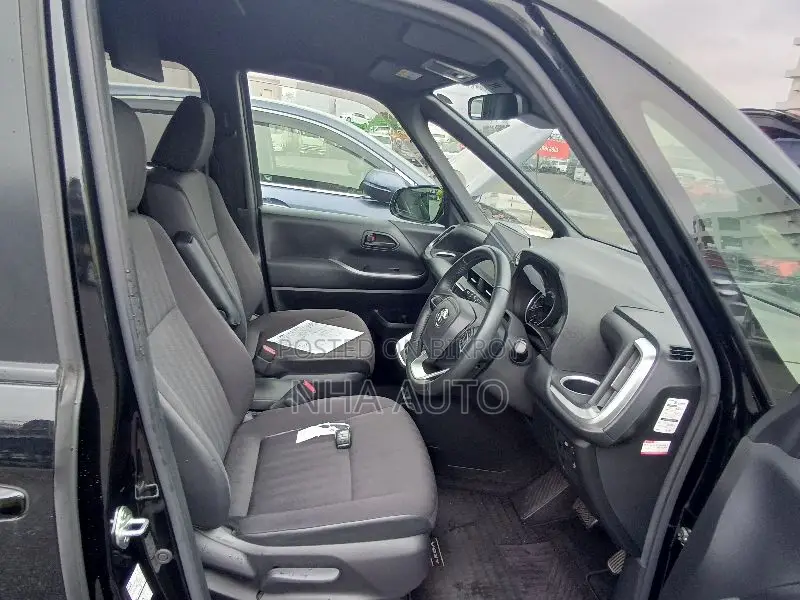 Toyota Voxy 2022 Black