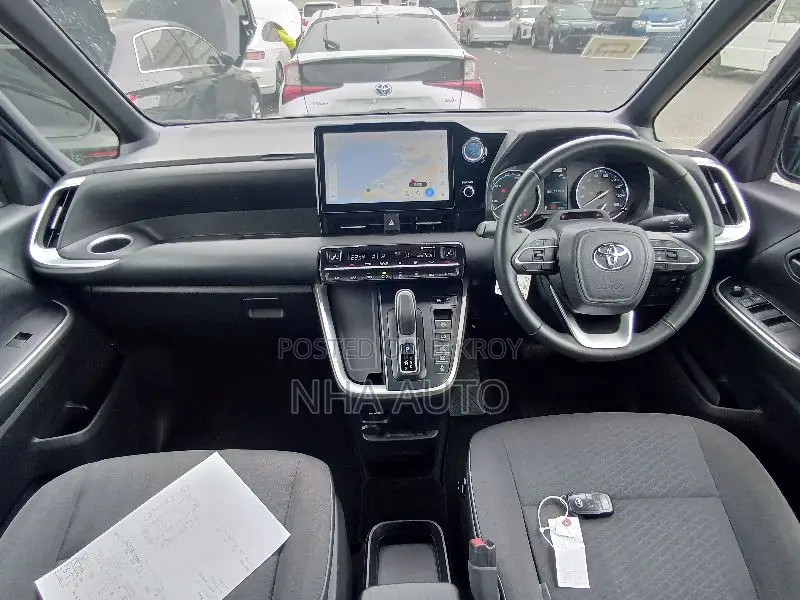Toyota Voxy 2022 Black