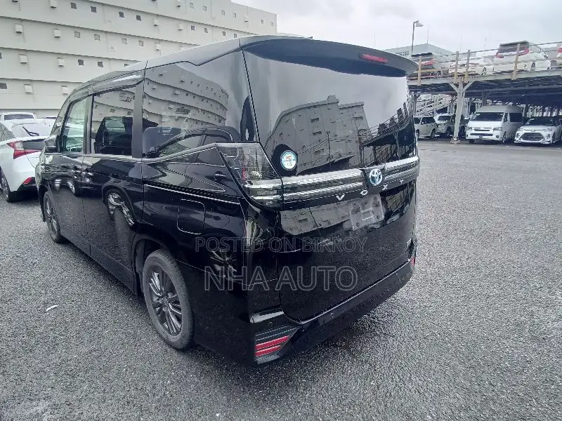 Toyota Voxy 2022 Black
