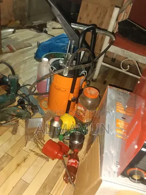 গাড়ির গেরেজ কিছু মালা মাল বিক্রি করবো গাড়ির ওয়াস মিশিনের দাম দিলাম