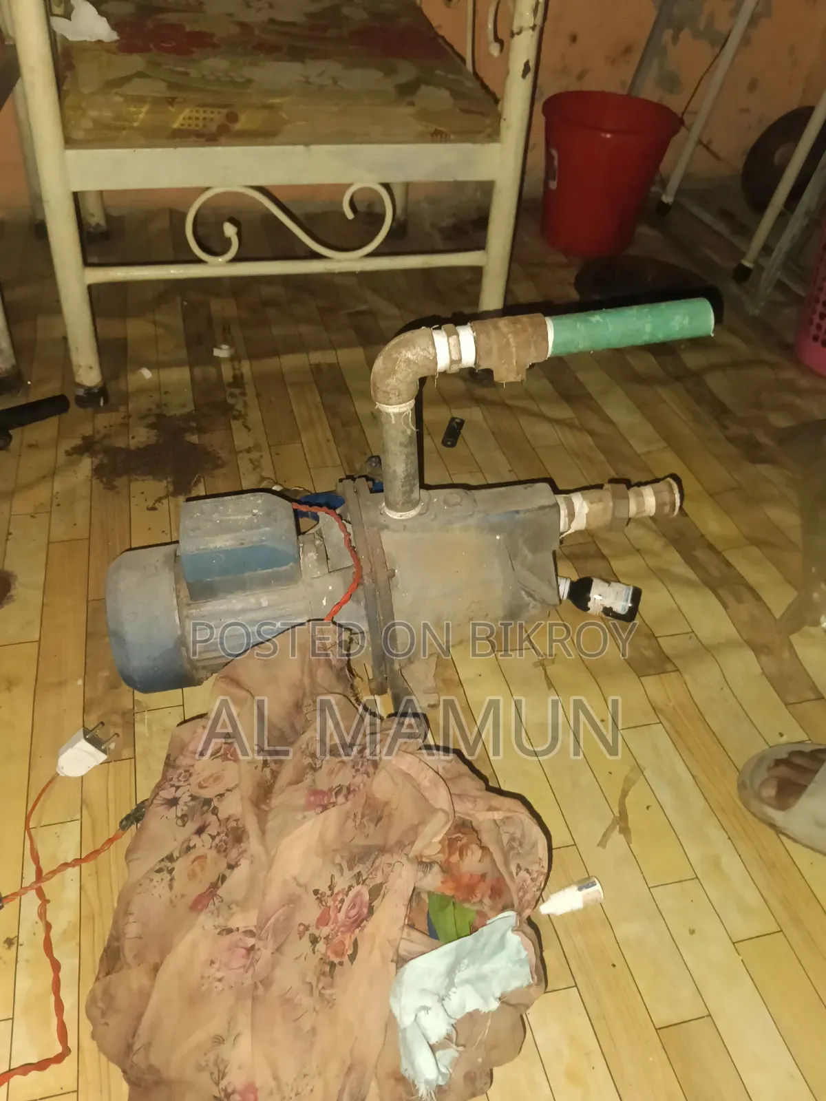 গাড়ির গেরেজ কিছু মালা মাল বিক্রি করবো গাড়ির ওয়াস মিশিনের দাম দিলাম