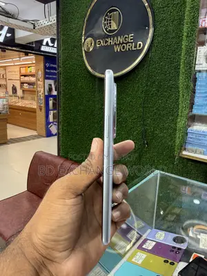 আইকিউও জেড১০ ১২৮ জিবি সাদা