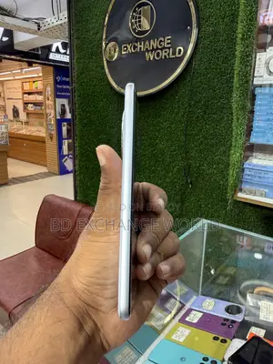 আইকিউও জেড১০ ১২৮ জিবি সাদা
