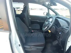 Toyota Noah 1.8 FWD Hybrid (7 Seater) 2021 Pearl
