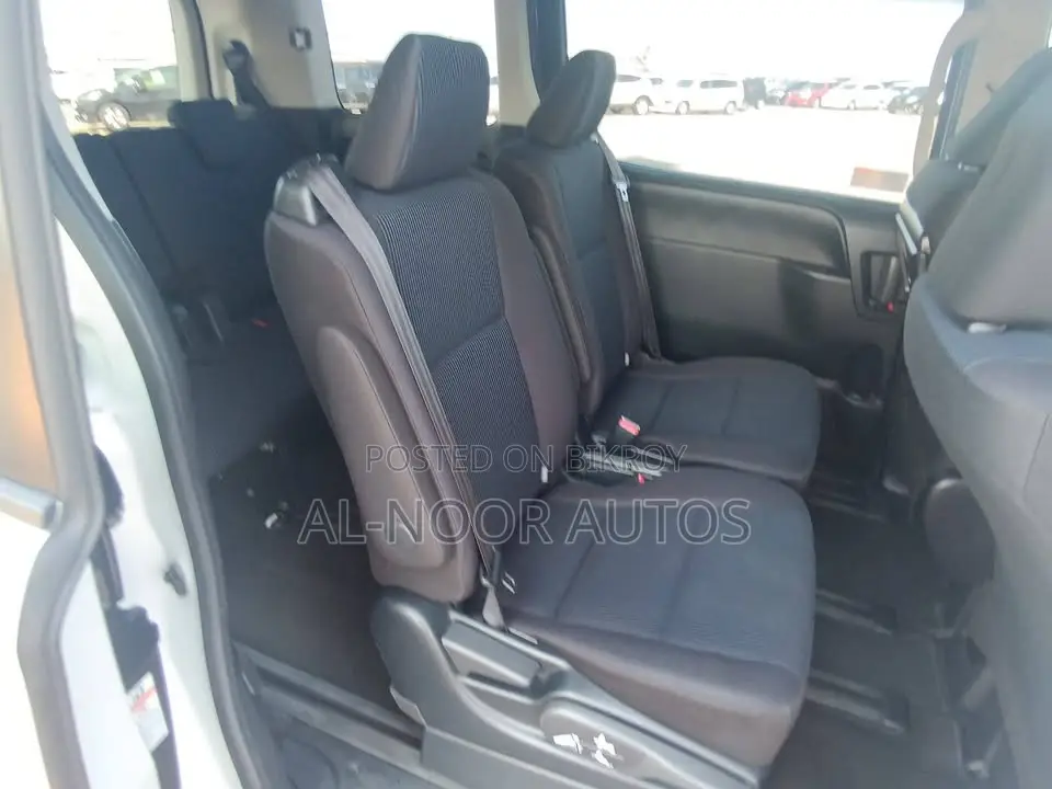 Toyota Noah 1.8 FWD Hybrid (7 Seater) 2021 Pearl