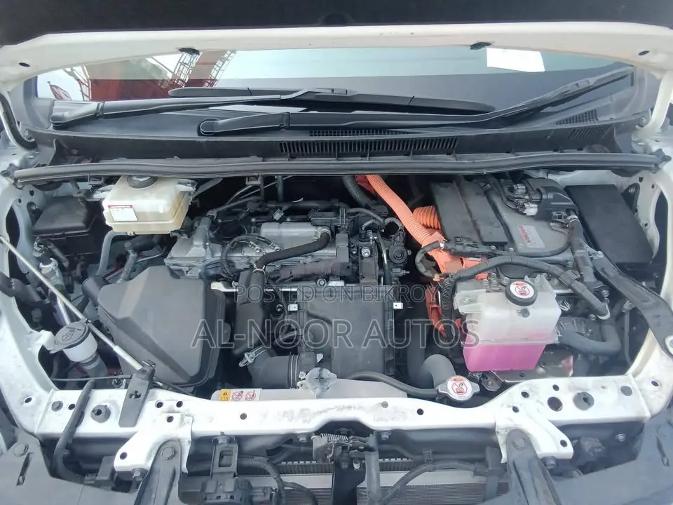 Toyota Noah 1.8 FWD Hybrid (7 Seater) 2021 Pearl