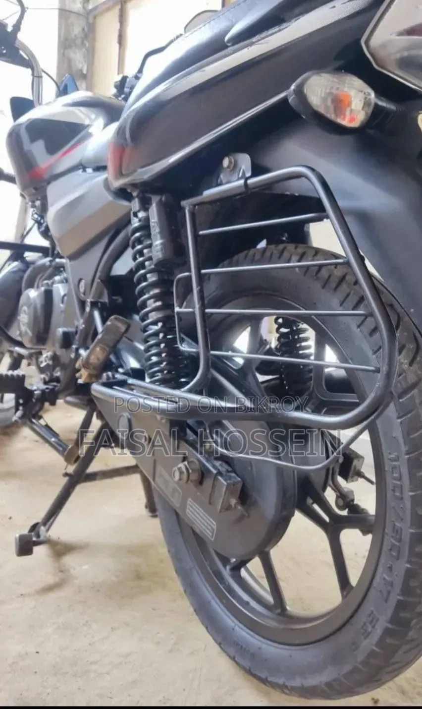 Bajaj Discover 125 2021 Black