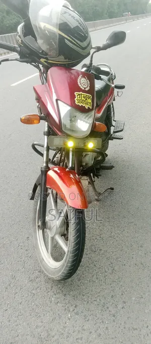 বাজাজ প্লাটিনা ১০০ ২০১৫ লাল