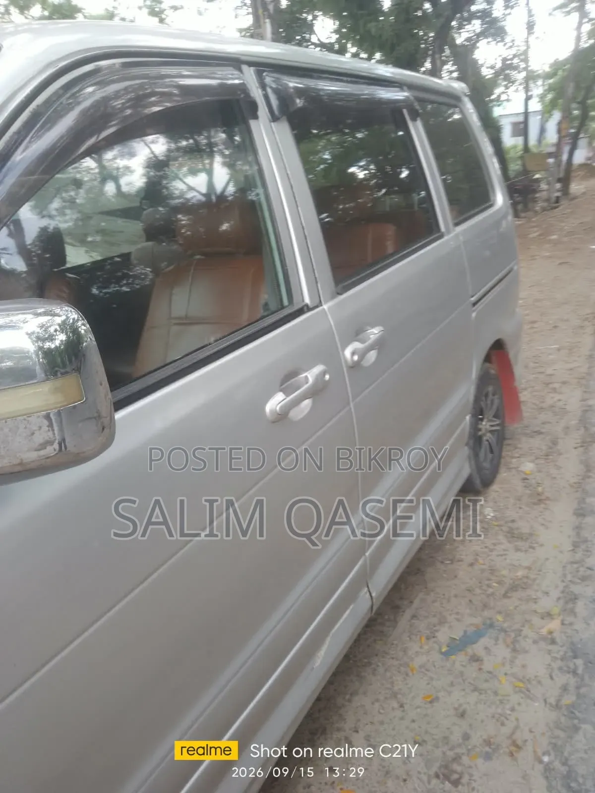 টয়োটা নোয়া ২.০ এডব্লিউডি (৮ সিটার) ২০০৪ অফ হোয়াইট