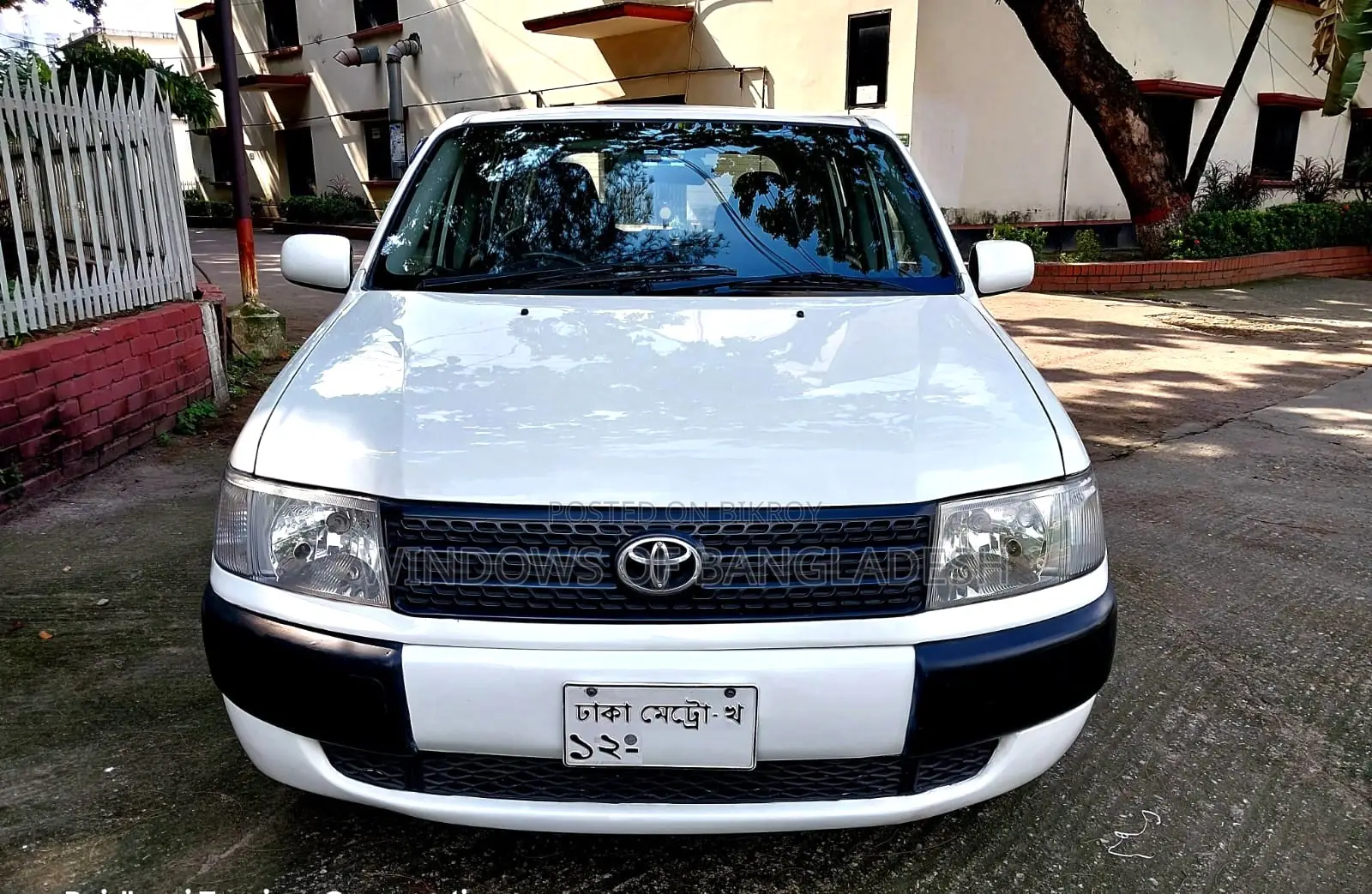 টয়োটা প্রবক্স ২০০৩ সাদা