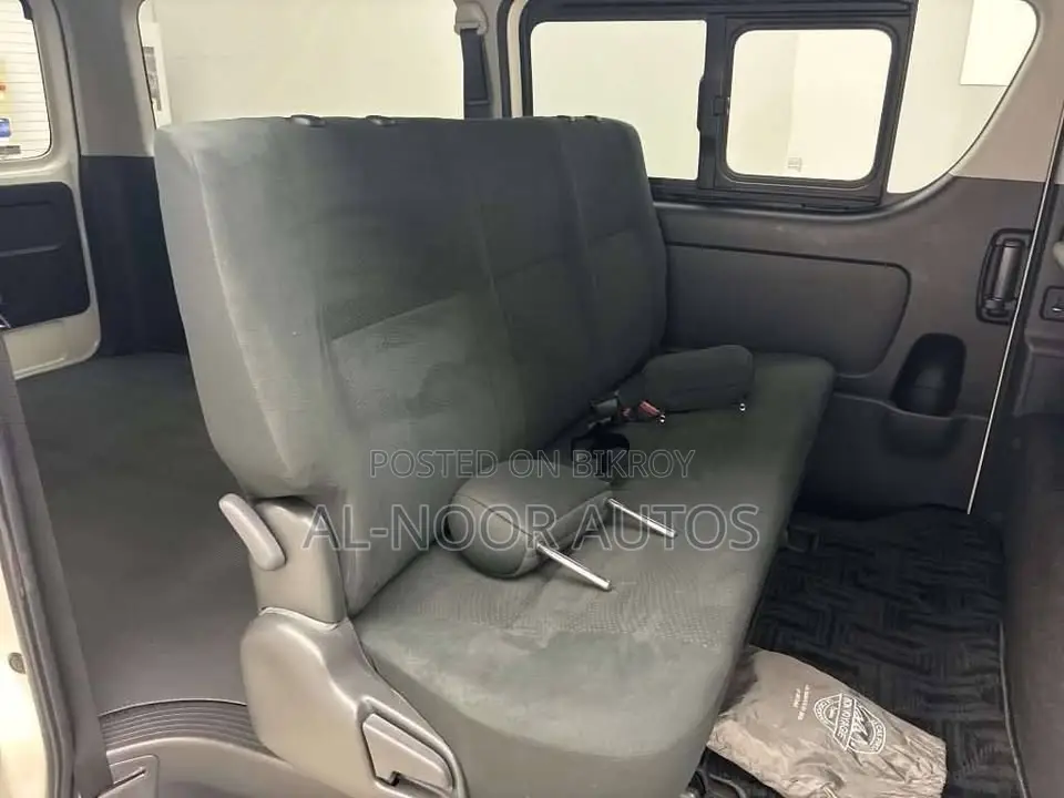 Toyota HiAce 2021 White
