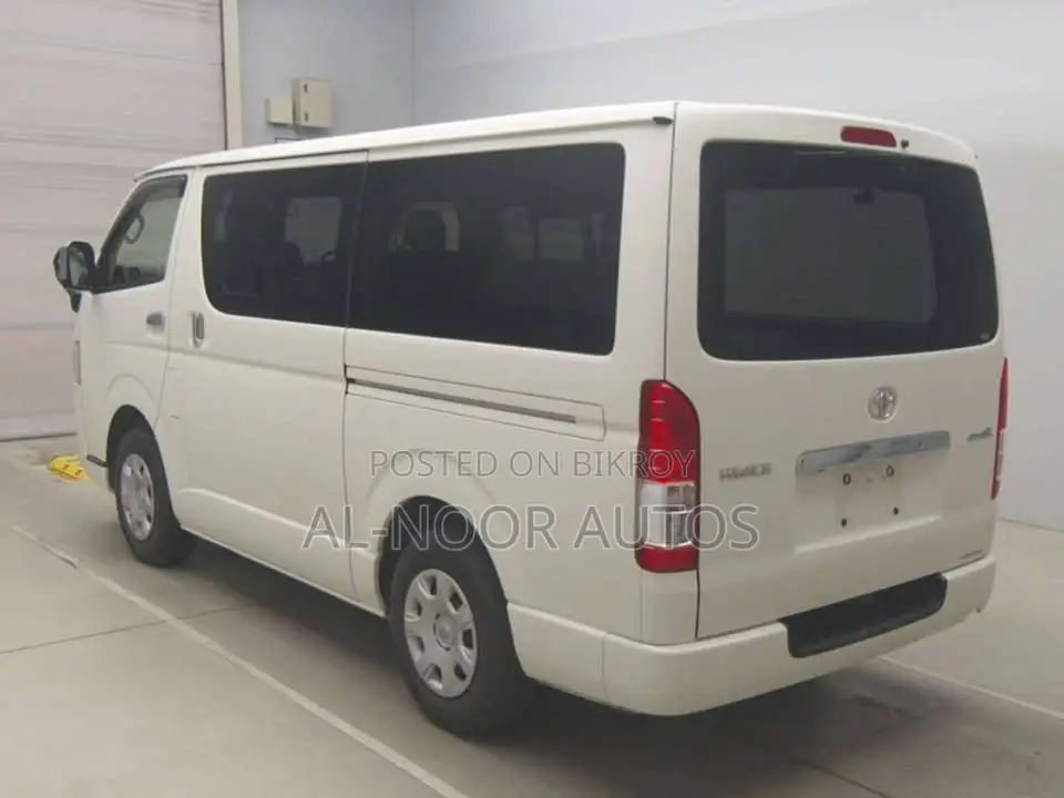 Toyota HiAce 2021 White