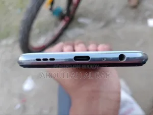 ওপ্পো এফ১৭ প্রো ১২৮ জিবি সাদা