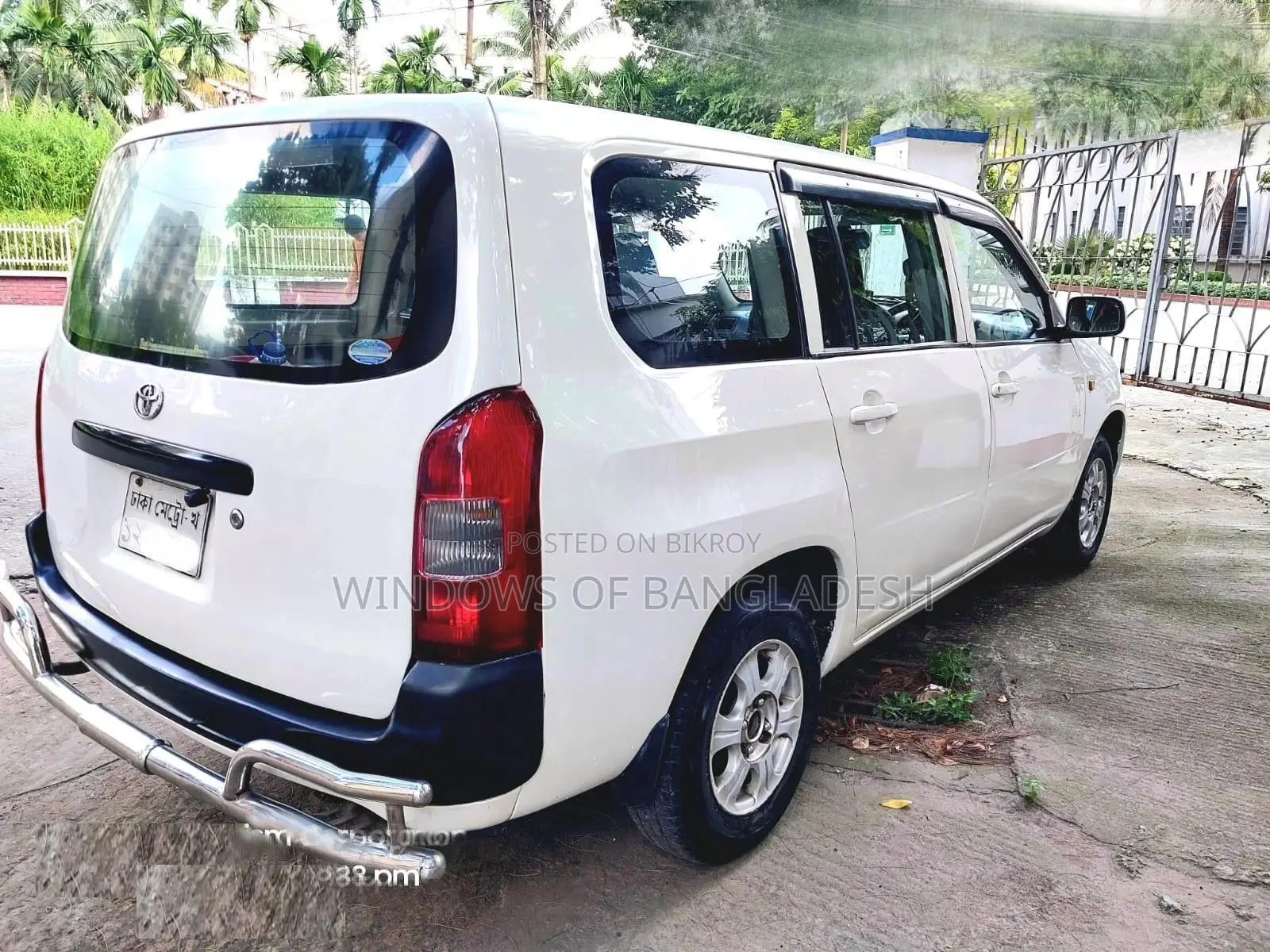 টয়োটা প্রবক্স ২০০৩ সাদা