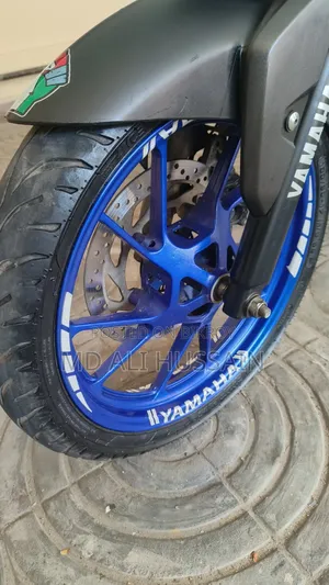 ইয়ামাহা এফজেডএস ভি৪ ২০২৫ ব্লু