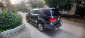Toyota Fortuner 4.0 Rear-Wheel Drive 2006 Gray