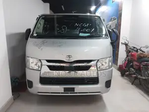 টয়োটা হাইয়েস ২০২১ সিলভার