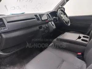 টয়োটা হাইয়েস ২০২১ সিলভার