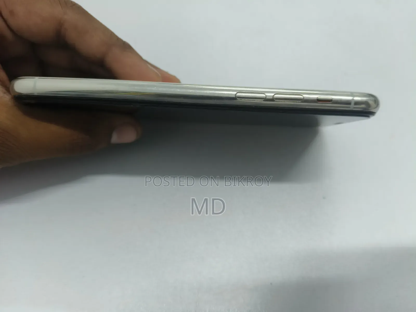 অ্যাপল আইফোন ১১ প্রো ২৫৬ জিবি হোয়াইট