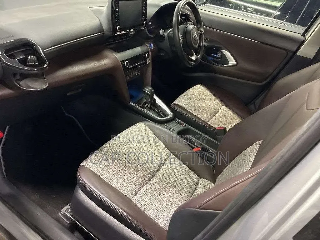 Toyota Yaris Cross 1.5 Hybrid AWD 2021 Silver