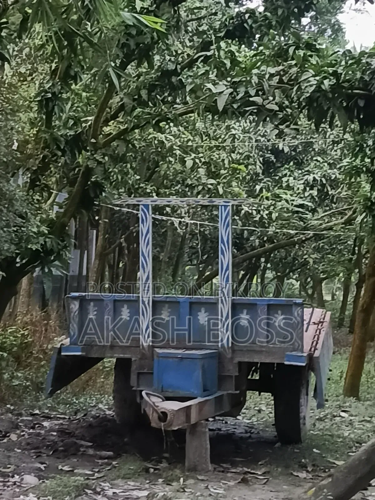 জমি চাষ করা গাড়ি