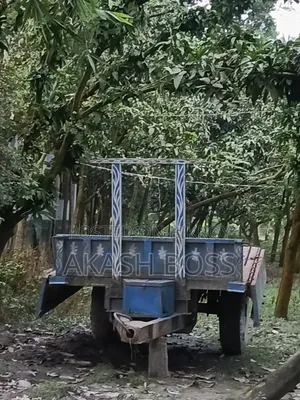 জমি চাষ করা গাড়ি