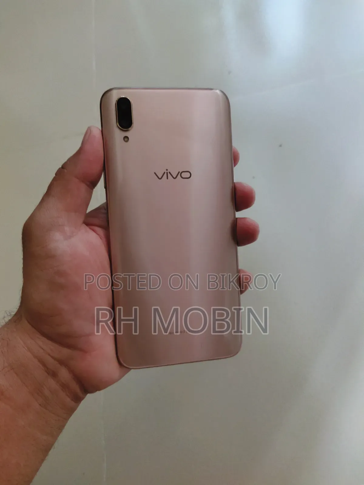 Vivo 64 GB Gold