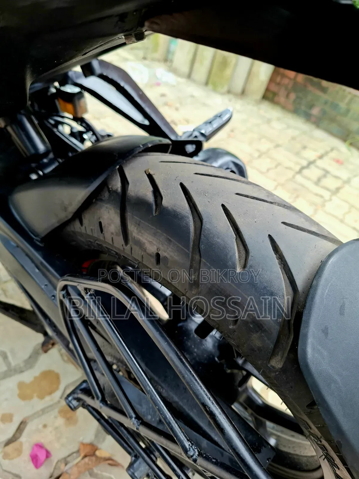 Bajaj Pulsar F250 2025 Black