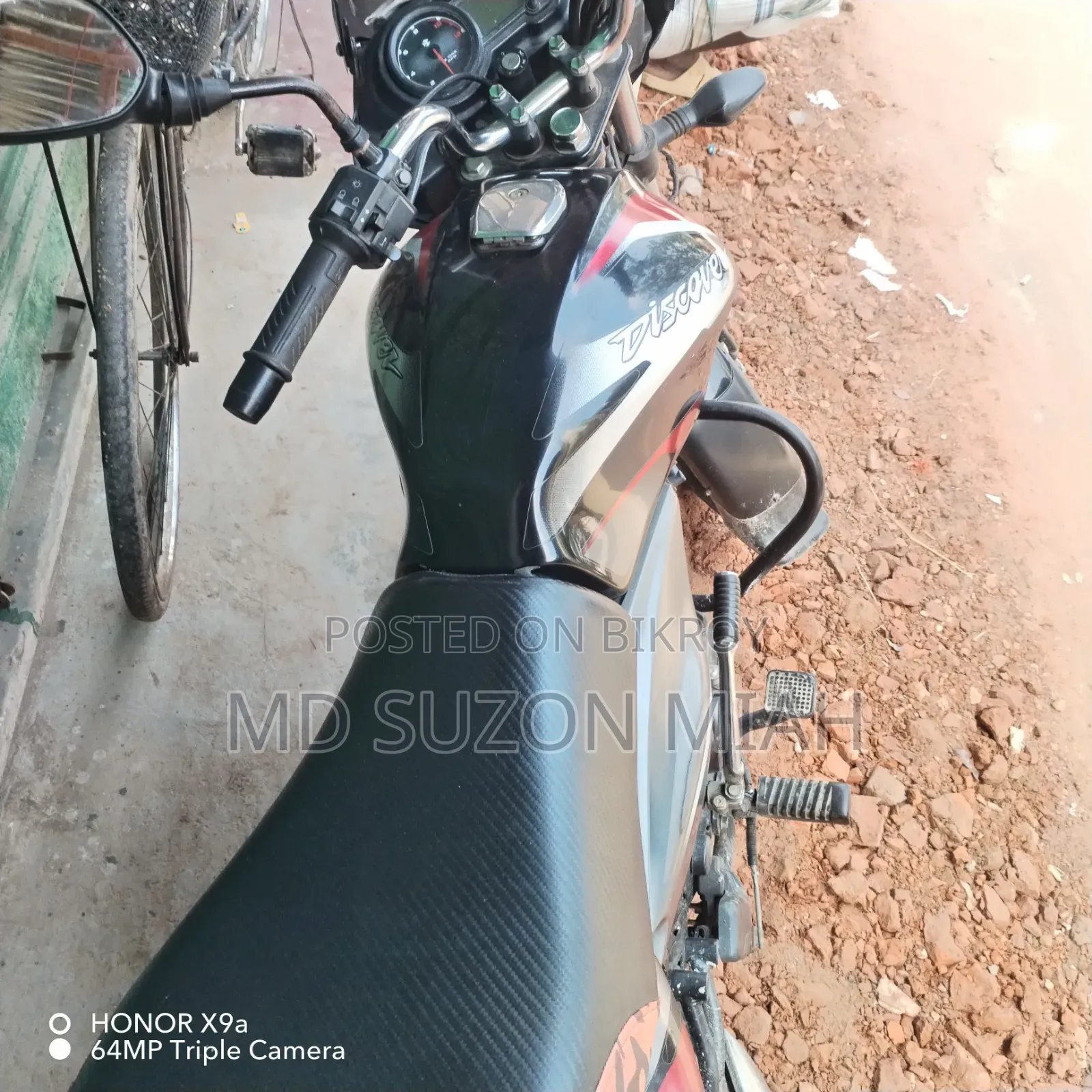 বাজাজ ডিসকভার ১২৫ ২০১৯ কালো