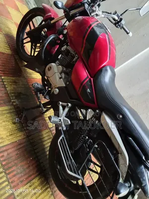 Bajaj V15 2018 Red