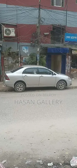 টয়োটা করোল্লা ২০০২ রূপালী