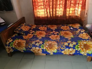 খাট ৪ ফুট বাই ৬.৫ ফুট