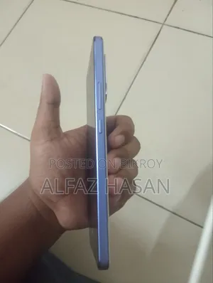 আইকিউওও ১২ ৫১২ জিবি নীল
