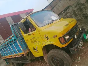 ট্রাক বিক্রয়ের জন্য