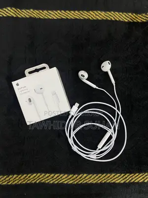 Apple Earphone With Lightning Connector