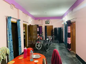 গোদাগাড়ীতে সাজানো ৪-বেডরুমের বাড়ি বিক্রির জন্য
