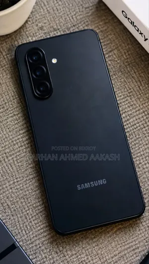 স্যামসাং গ্যালাক্সি এ১৭ ৫জি ২৫৬ জিবি কালো