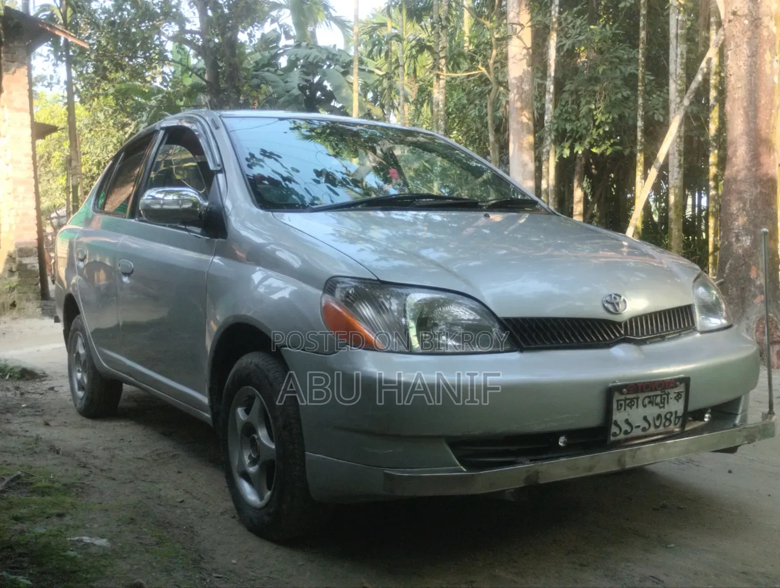 Toyota Platz 2001 Silver