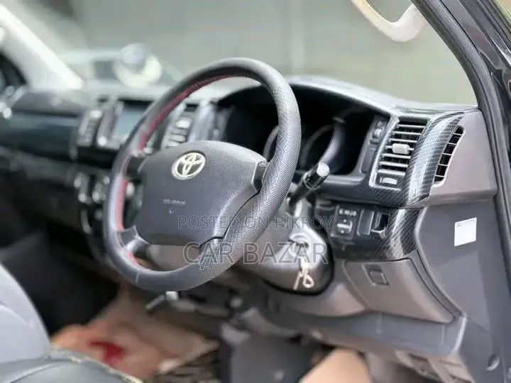 Toyota HiAce 2007 Black
