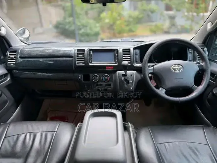 Toyota HiAce 2007 Black