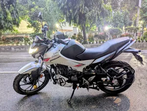 Hero Thriller 160R 2022 White