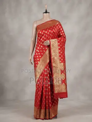 চমৎকার লাল বেনারসি কatan শাড়ি - চমৎকার অবস্থা (মাত্র একবার পরা)