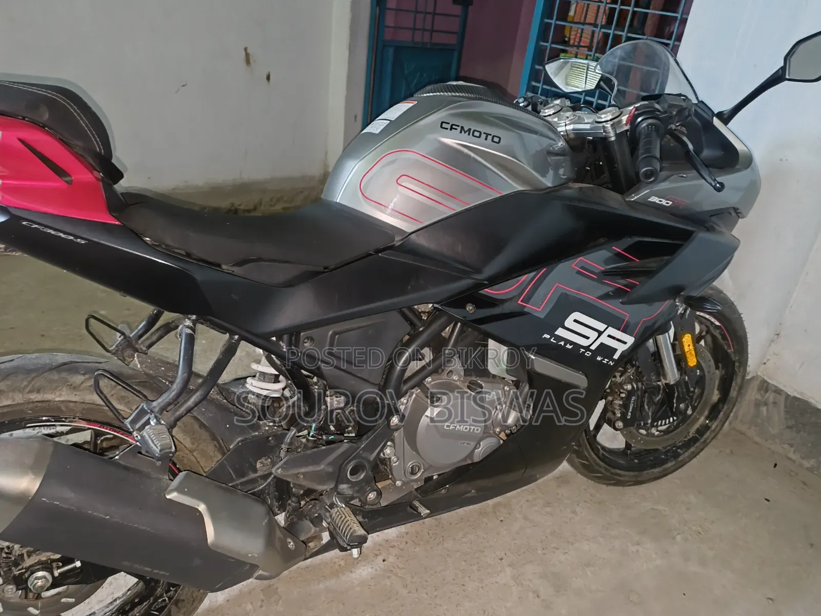 সিএফমটো ৩০০এসআর ২০২৫ ব্ল্যাক