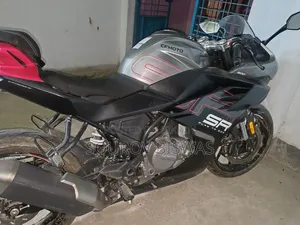 সিএফমটো ৩০০এসআর ২০২৫ ব্ল্যাক