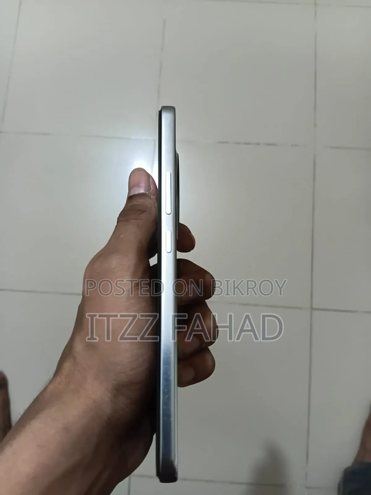 নতুন অপো এফ২৯ প্রো ২৫৬ জিবি সাদা