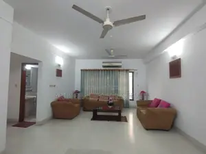 গুলশানে ২৭৫০ বর্গফুটের সেমি ফার্নিশড ফ্ল্যাট ভাড়া